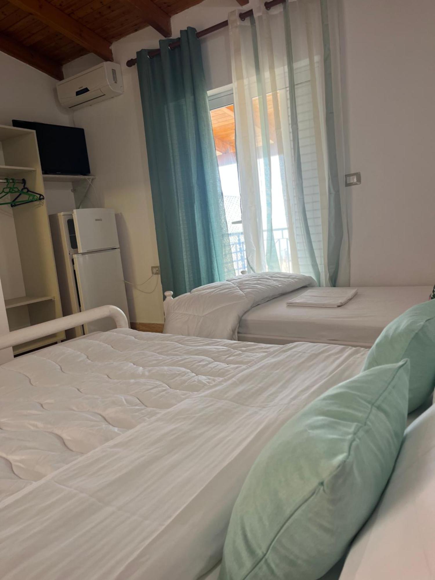 Hotel Portokali Himare Exterior foto