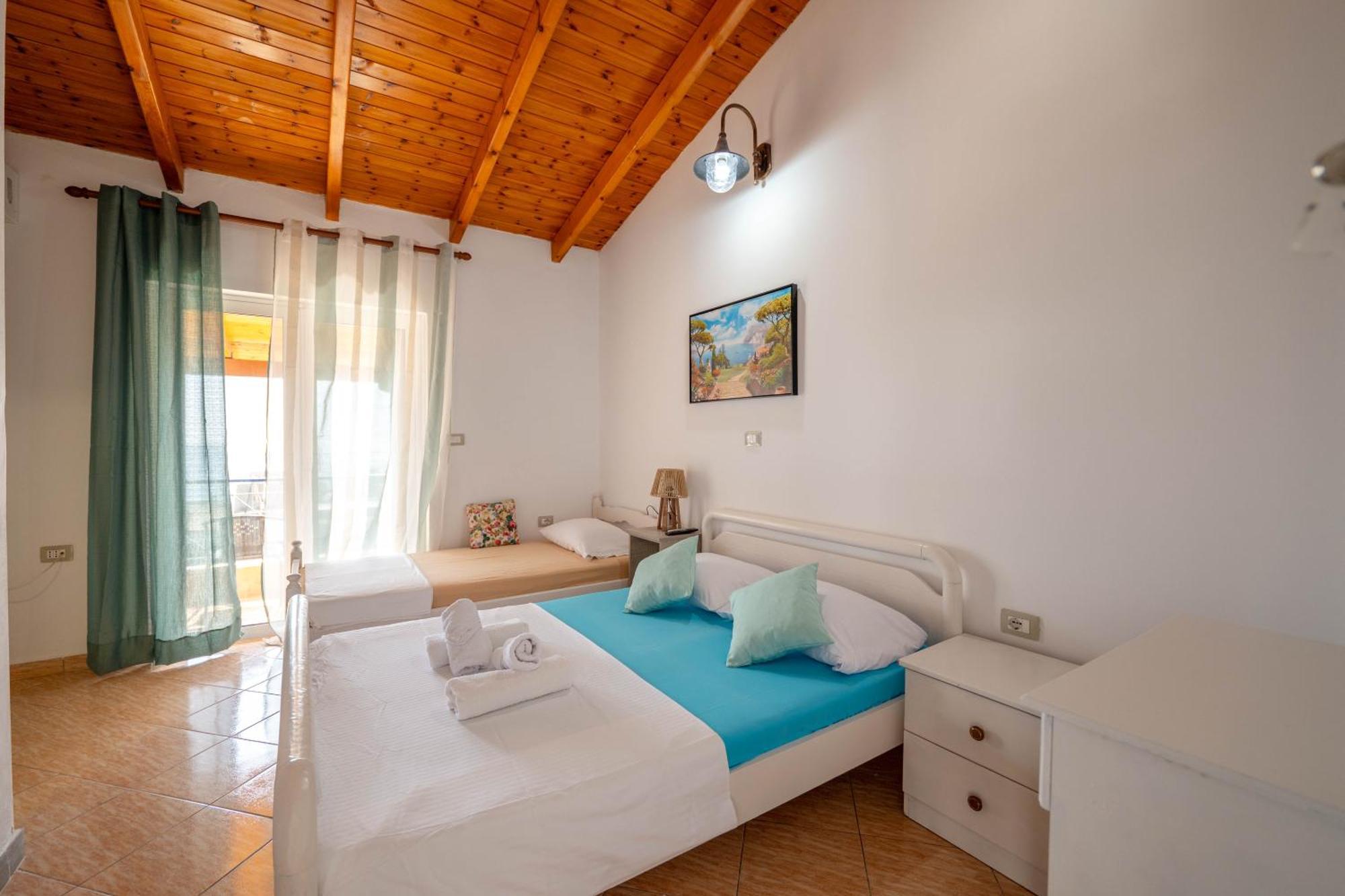 Hotel Portokali Himare Exterior foto