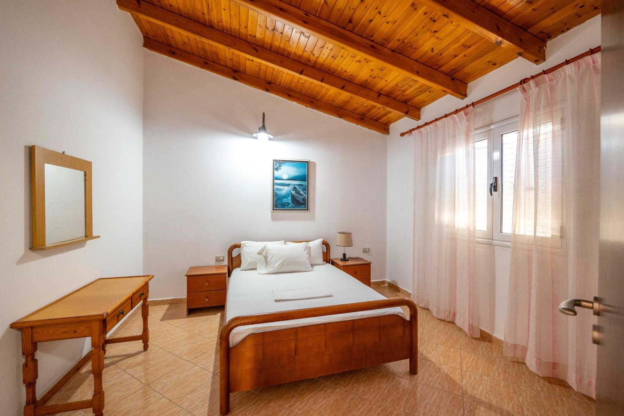 Hotel Portokali Himare Exterior foto