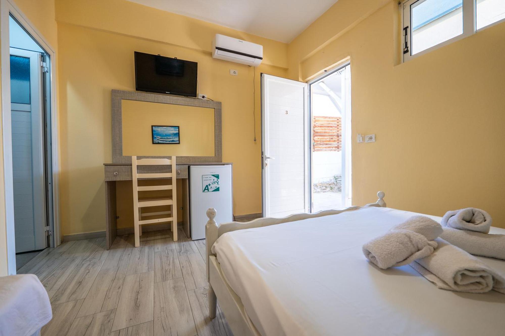 Hotel Portokali Himare Exterior foto