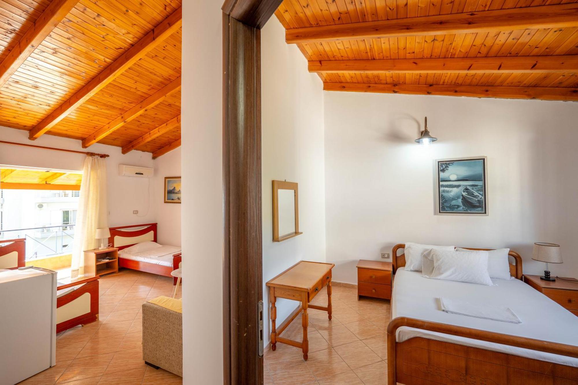 Hotel Portokali Himare Exterior foto
