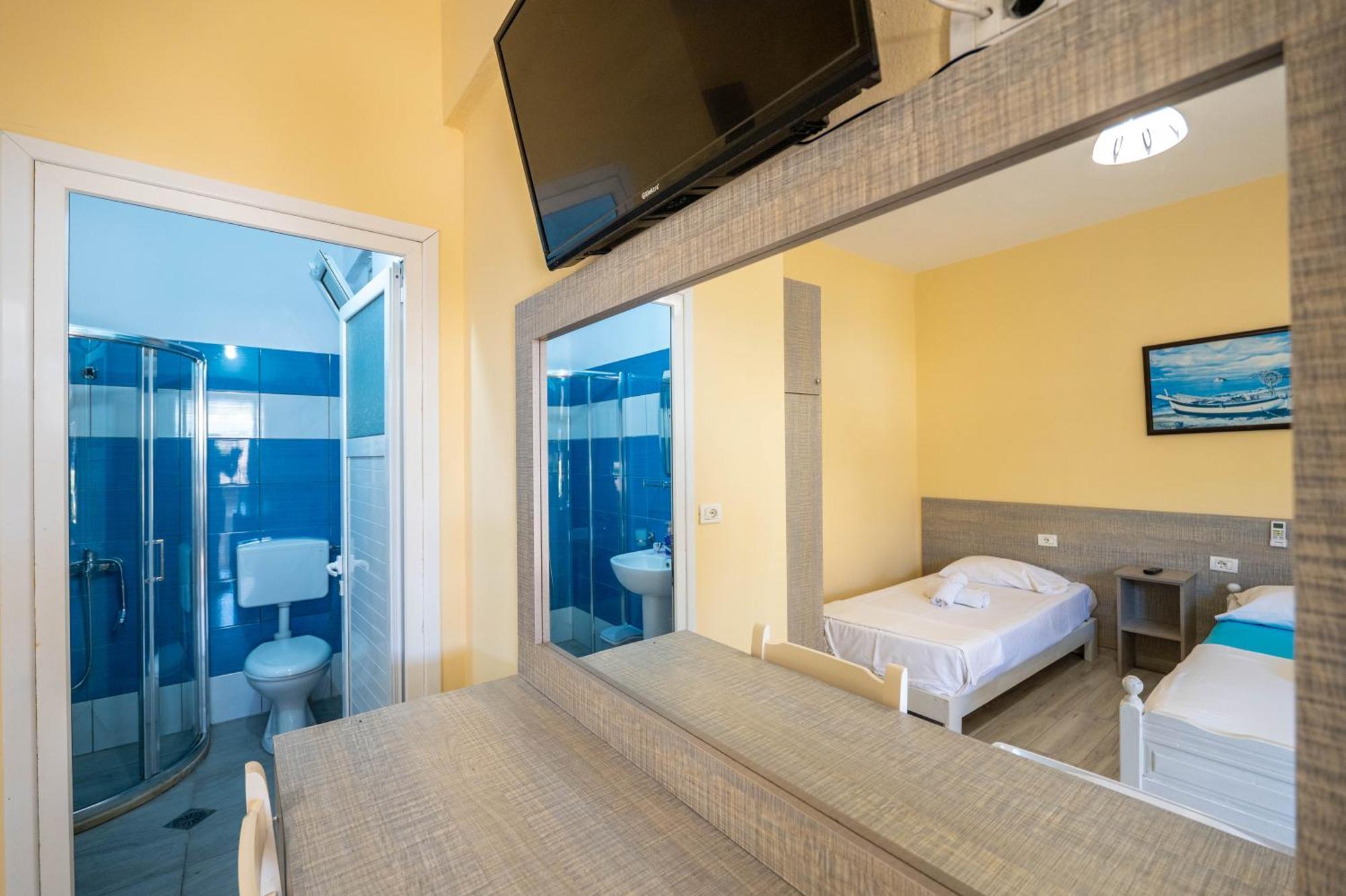Hotel Portokali Himare Exterior foto
